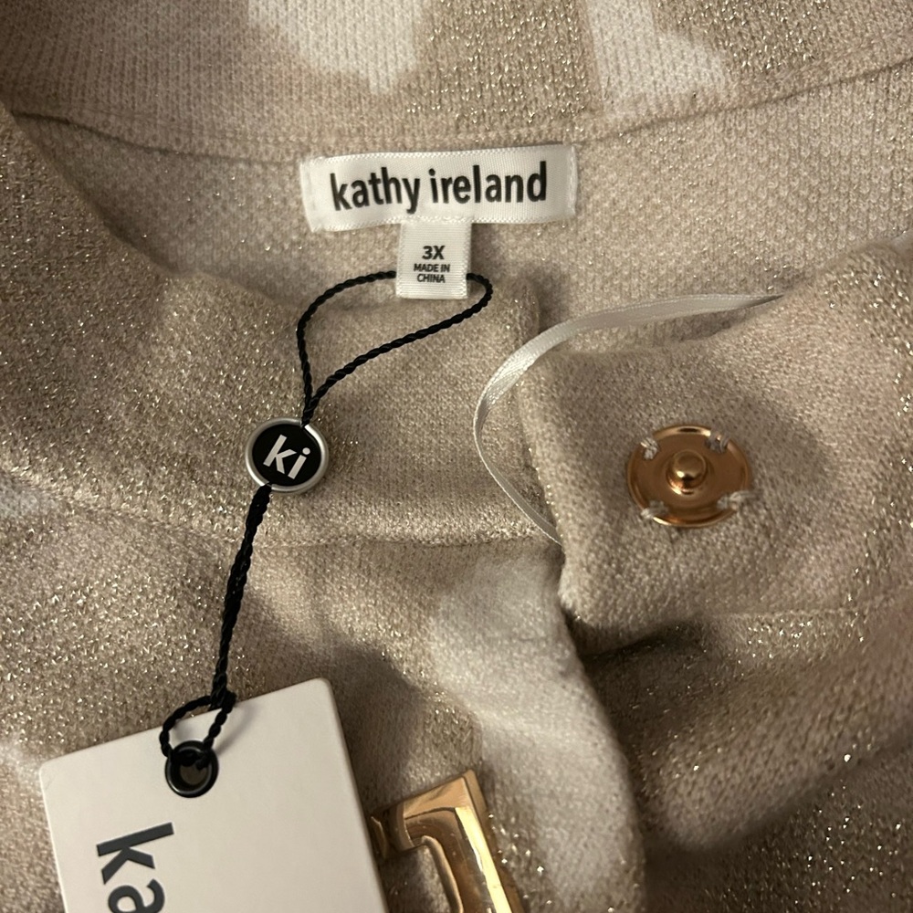 (NWT) Neutral Stretch Sweater Jacket W/ Gold Thread Accents & Hardware (Size 3X) - Picture 10 of 11